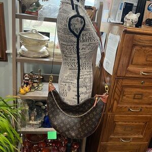 Designer Monogram Shoulder Bag with Gold Chain